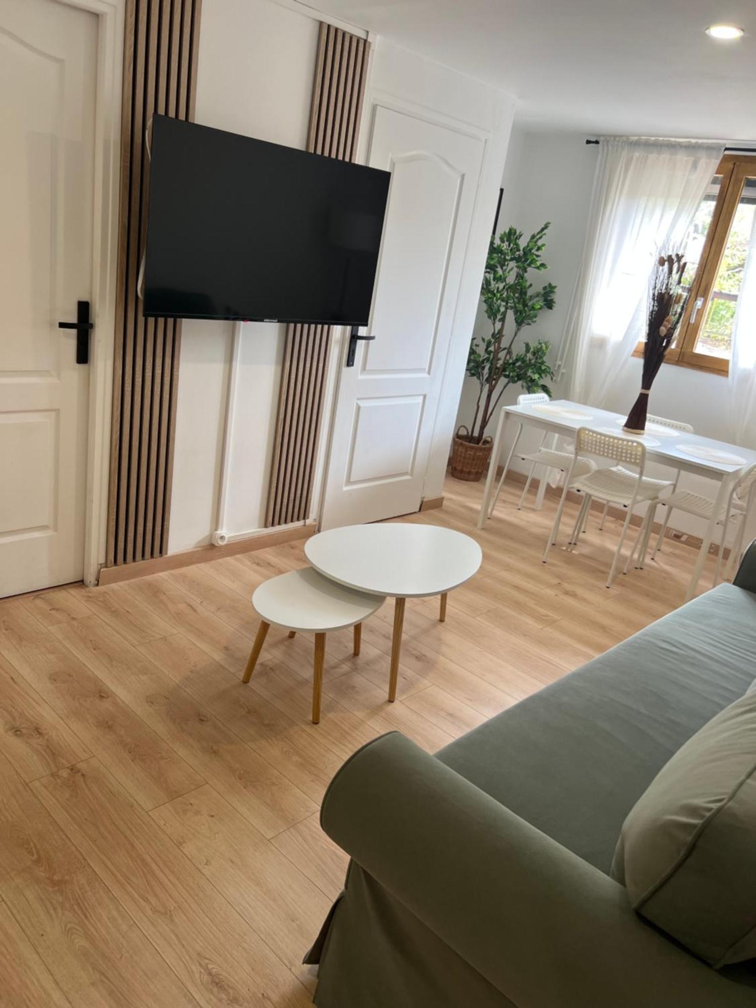Appartement Pres De Paris, Disney & Cdg Tremblay-en-France エクステリア 写真